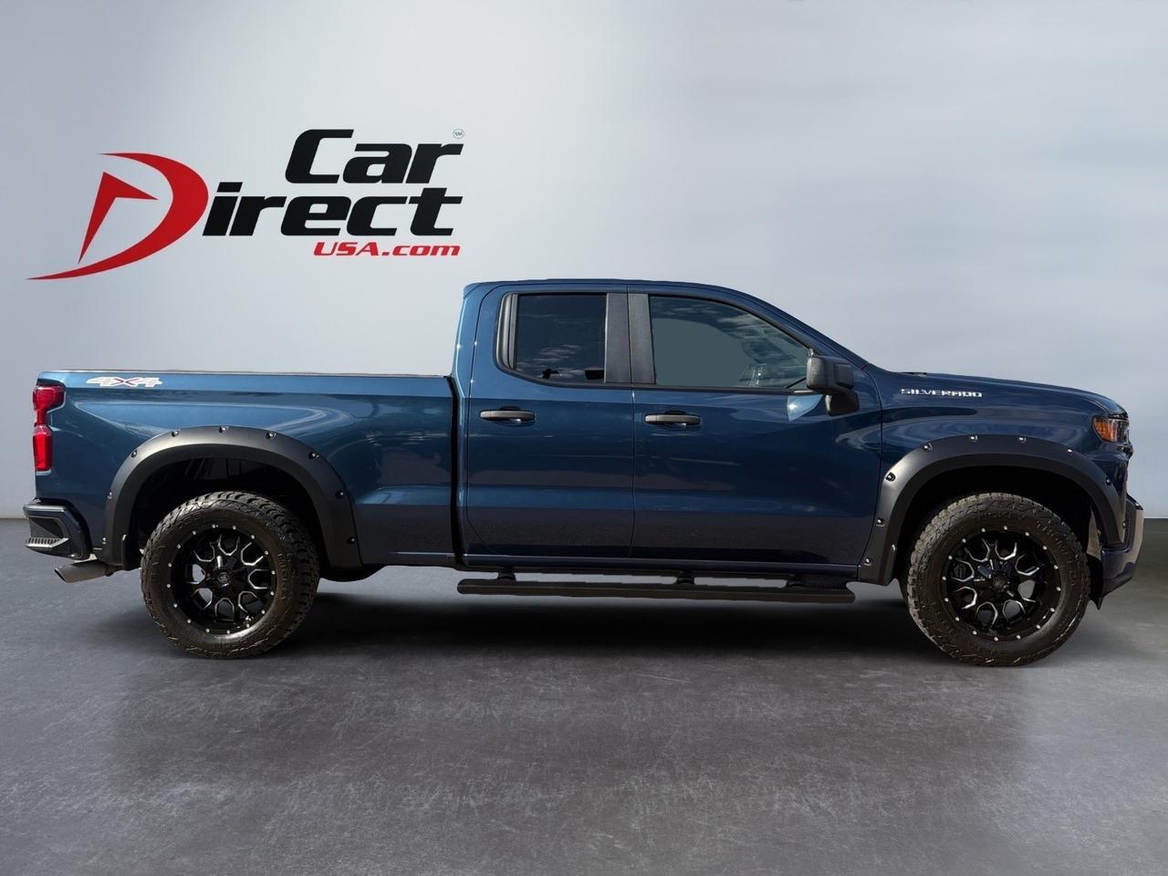 2019 Chevrolet Silverado 1500 Custom, RUNNING BOARDS, FENDER FLARES, TOW PACKAGE, BACKUP CAMERA, REMOTE START, APPLE CARPLAY/ANDROID AUTO, NAVGATION, LOW MILES, CLEAN CARFAX, THIS TRUCK IS LIKE BRAND NEW!