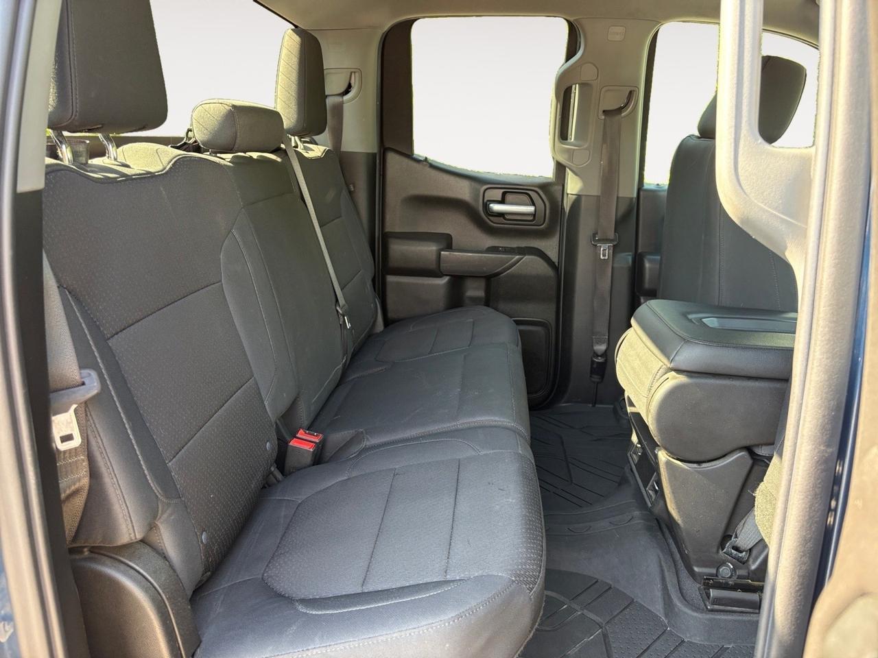 2019 Chevrolet Silverado 1500 Custom, RUNNING BOARDS, FENDER FLARES, TOW PACKAGE, BACKUP CAMERA, REMOTE START, APPLE CARPLAY/ANDROID AUTO, NAVGATION, LOW MILES, CLEAN CARFAX, THIS TRUCK IS LIKE BRAND NEW! Virginia Beach VA