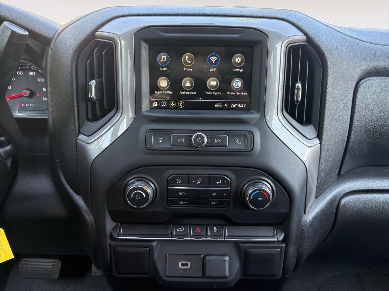 2019 Chevrolet Silverado 1500 Custom, RUNNING BOARDS, FENDER FLARES, TOW PACKAGE, BACKUP CAMERA, REMOTE START, APPLE CARPLAY/ANDROID AUTO, NAVGATION, LOW MILES, CLEAN CARFAX, THIS TRUCK IS LIKE BRAND NEW!