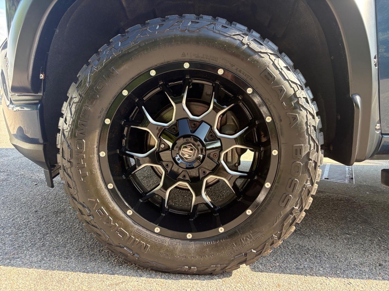 2019 Chevrolet Silverado 1500 Custom, RUNNING BOARDS, FENDER FLARES, TOW PACKAGE, BACKUP CAMERA, REMOTE START, APPLE CARPLAY/ANDROID AUTO, NAVGATION, LOW MILES, CLEAN CARFAX, THIS TRUCK IS LIKE BRAND NEW! Virginia Beach VA