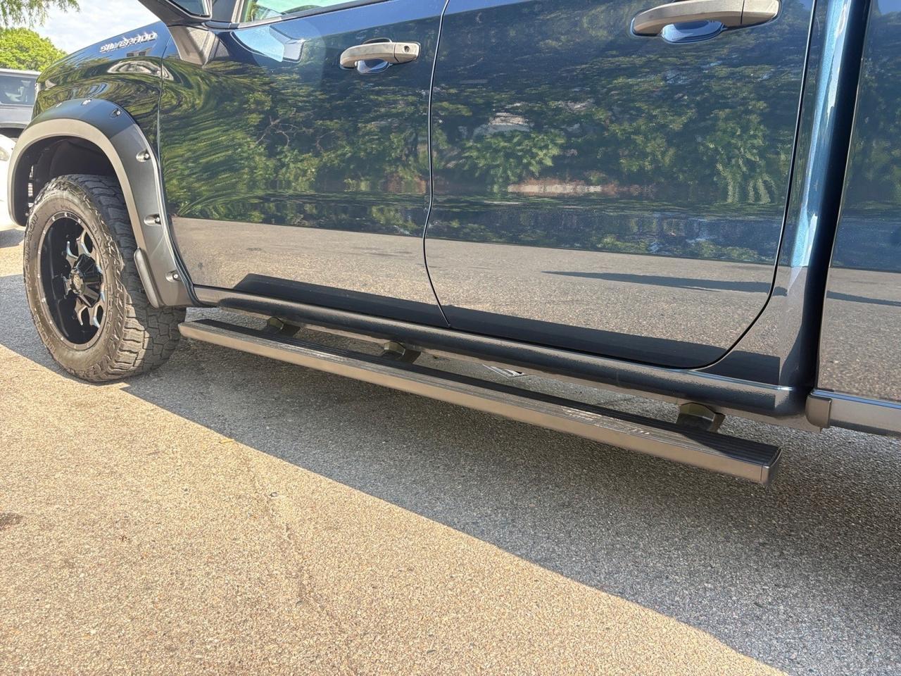 2019 Chevrolet Silverado 1500 Custom, RUNNING BOARDS, FENDER FLARES, TOW PACKAGE, BACKUP CAMERA, REMOTE START, APPLE CARPLAY/ANDROID AUTO, NAVGATION, LOW MILES, CLEAN CARFAX, THIS TRUCK IS LIKE BRAND NEW! Virginia Beach VA