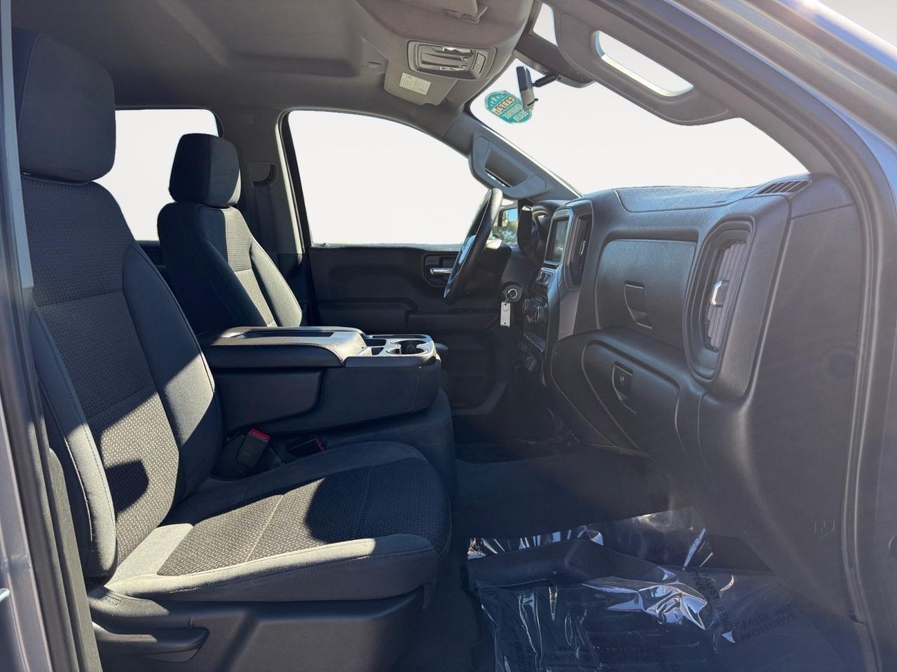 2019 Chevrolet Silverado 1500 Custom Trail Boss, APPLE CARPLAY/ANDROID AUTO, BED LINER, RED TOW HOOKS, SOFT TONNEAU COVER, TOW PACKAGE, BACKUP CAMERA, POWER MIRRORS, THIS IS A GREAT DEAL! Norfolk VA