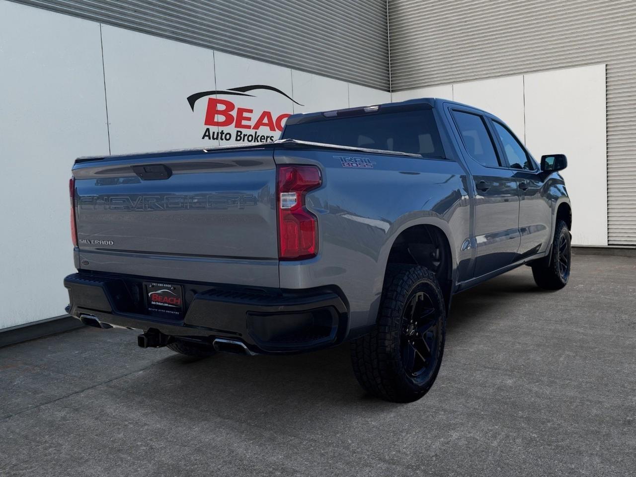 2019 Chevrolet Silverado 1500 Custom Trail Boss, APPLE CARPLAY/ANDROID AUTO, BED LINER, RED TOW HOOKS, SOFT TONNEAU COVER, TOW PACKAGE, BACKUP CAMERA, POWER MIRRORS, THIS IS A GREAT DEAL! Norfolk VA