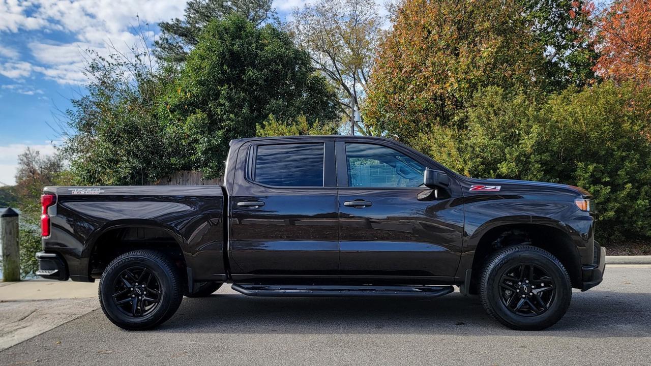2019 Chevrolet Silverado 1500 Custom Trail Boss Z71 CREW CAB 4 DOOR 4x4 WITH TOW PACKAGE