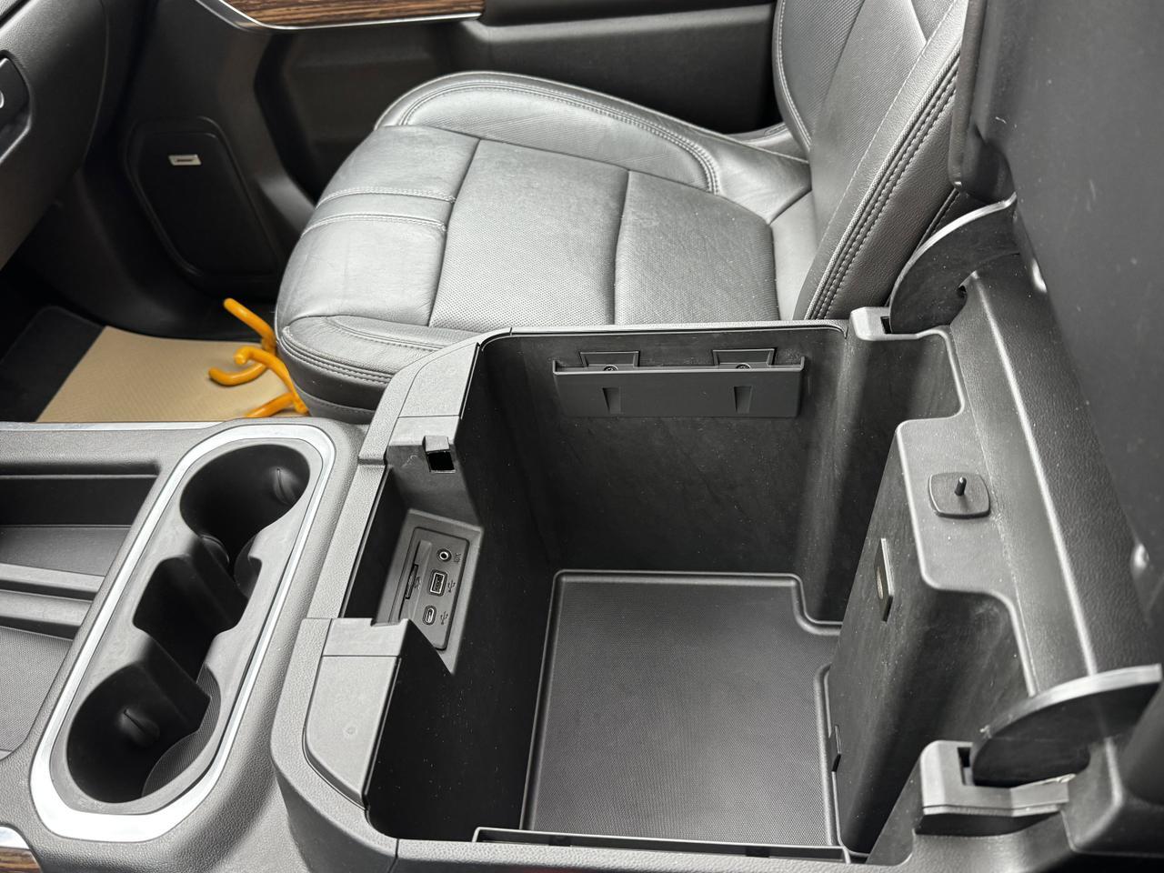 2019 Chevrolet Silverado 1500 High Country Crew Cab 4WD | Bose | V8 EcoTec3 | Backup Camera | OnStar Redwater AB