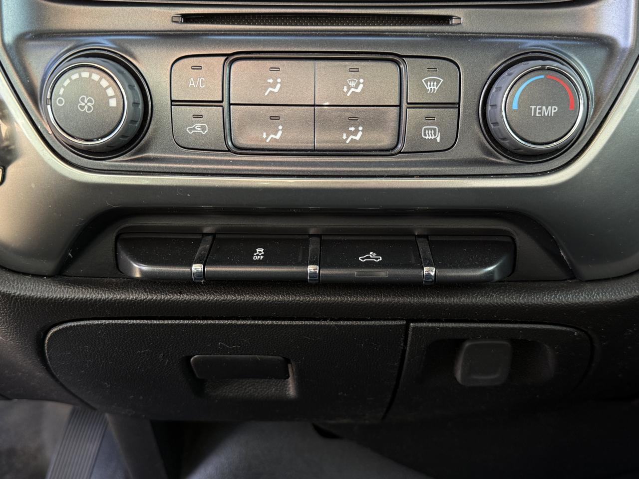2019 Chevrolet Silverado 1500 LD LT Double Cab 4WD | EcoTec3 V8 | Towing Capability | Front Bench | CornerSteps Redwater AB