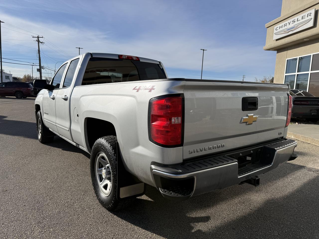 2019 Chevrolet Silverado 1500 LD LT Double Cab 4WD | EcoTec3 V8 | Towing Capability | Front Bench | CornerSteps Redwater AB