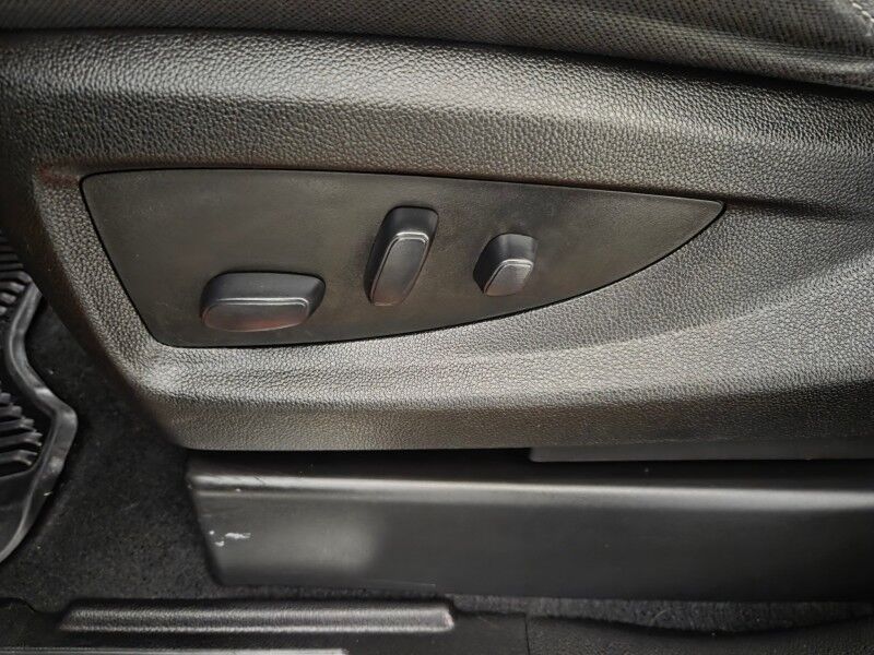 2019 Chevrolet Silverado 1500 LT 4WD 5.3L V8 Touch Screen Backup Camera Nitto Tires FREE WARRANTY Arlington TX