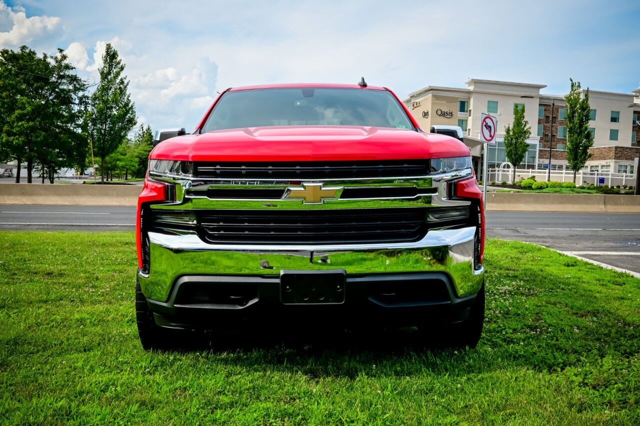 2019 Chevrolet Silverado 1500 LT Z71 photo 2