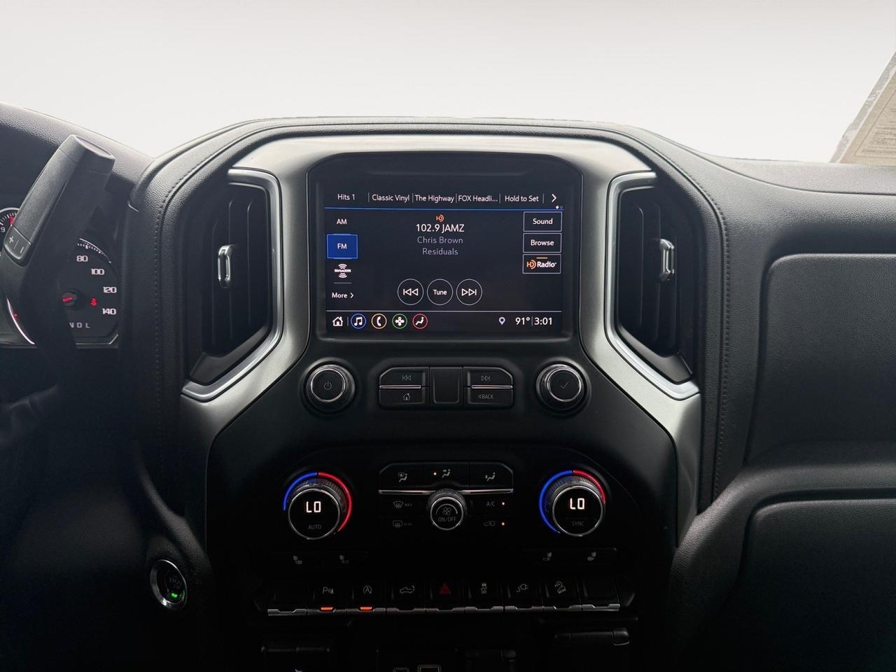 2019 Chevrolet Silverado 1500 LT Trail Boss, APPLE CARPLAY/ANDROID AUTO, HEATED SEATS, RUNNING BOARDS, TONNEAU COVER, WIFI, NAVIGATION, TWO HOOKS, BED LINER, TOW PACKAGE, POWER/HEATED MIRRORS, KEYLESS OPEN, RUNNING BOARDS, ONLY 1 OWNER! Norfolk VA