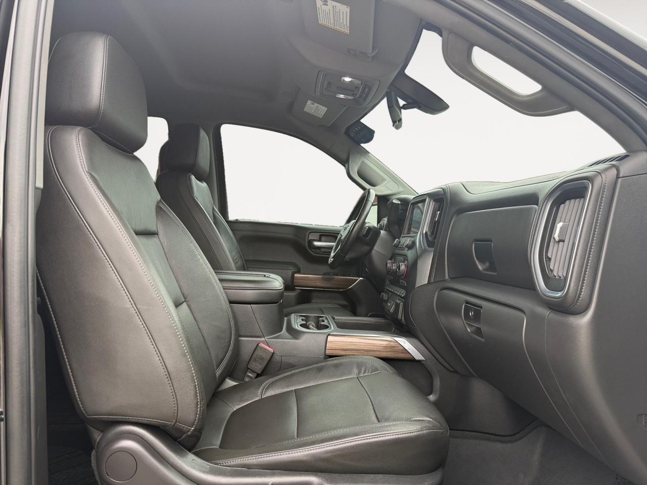2019 Chevrolet Silverado 1500 LT Trail Boss, APPLE CARPLAY/ANDROID AUTO, HEATED SEATS, RUNNING BOARDS, TONNEAU COVER, WIFI, NAVIGATION, TWO HOOKS, BED LINER, TOW PACKAGE, POWER/HEATED MIRRORS, KEYLESS OPEN, RUNNING BOARDS, ONLY 1 OWNER! Norfolk VA