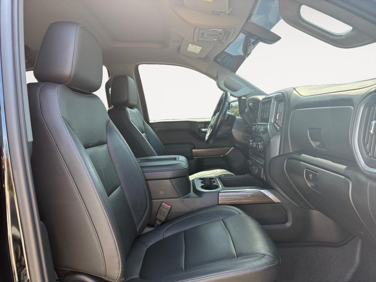 2019 Chevrolet Silverado 1500 LT Trail Boss, HEATED SEATS, APPLE CARPLAY/ANDROID AUTO, TOW PACKAGE, BED LINER, REAR BUMPER STEP, BACKUP CAMERA, BLUETOOTH, POWER MIRRORS, HEATED SEATS, RUNNING BOARDS, POWER SLIDING REAR WINDOW, CLEAN CARFAX, COME AND TEST DRIVE TODAY! Norfolk VA