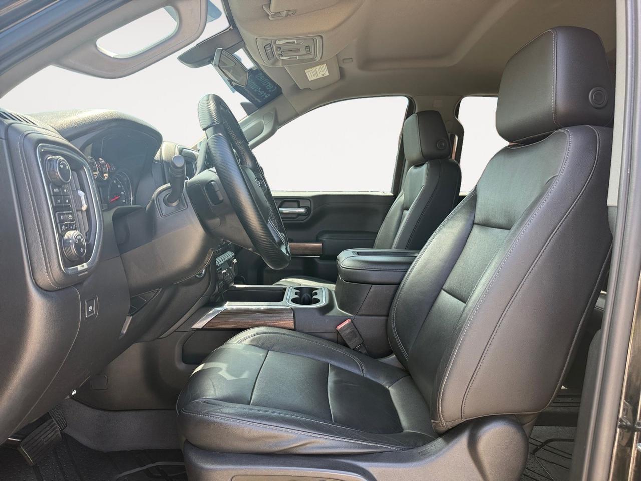2019 Chevrolet Silverado 1500 LT Trail Boss, HEATED SEATS, APPLE CARPLAY/ANDROID AUTO, TOW PACKAGE, BED LINER, REAR BUMPER STEP, BACKUP CAMERA, BLUETOOTH, POWER MIRRORS, HEATED SEATS, RUNNING BOARDS, POWER SLIDING REAR WINDOW, CLEAN CARFAX, COME AND TEST DRIVE TODAY! Norfolk VA