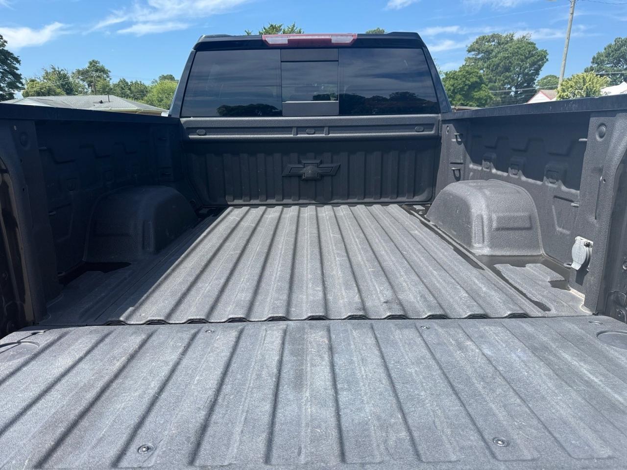 2019 Chevrolet Silverado 1500 LT Trail Boss, HEATED SEATS, APPLE CARPLAY/ANDROID AUTO, TOW PACKAGE, BED LINER, REAR BUMPER STEP, BACKUP CAMERA, BLUETOOTH, POWER MIRRORS, HEATED SEATS, RUNNING BOARDS, POWER SLIDING REAR WINDOW, CLEAN CARFAX, COME AND TEST DRIVE TODAY! Norfolk VA
