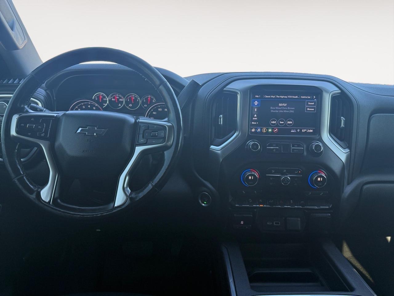 2019 Chevrolet Silverado 1500 LT Trail Boss, HEATED SEATS, SUNROOF, RUNNING BOARDS,TOW PACKAGE, POWER SLIDING REAR WINDOW, APPLE CARPLAY/ANDROID AUTO, REMOTE START, UNIVERSAL GARAGE DOOR OPENER, TRUCKS THIS CLEAN DONT LAST LONG!