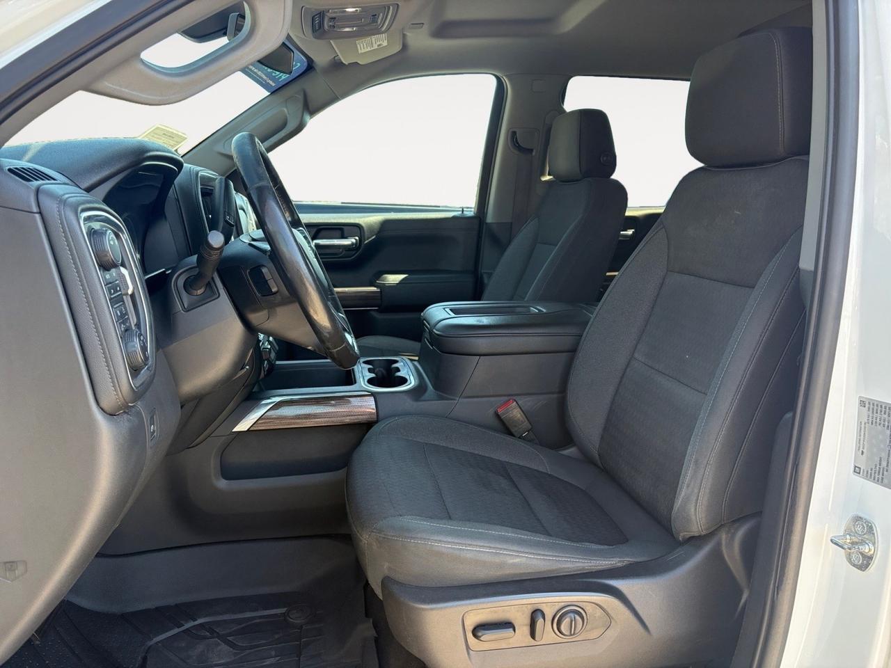 2019 Chevrolet Silverado 1500 LT Trail Boss, RUNNING BOARDS, SPORT MODE, TOW PACKAGE, AUTO START/STOP, FORWARD COLLISION ALERT, POWER TAILGATE, REMOTE START, PUSH BUTTON START, APPLE CARPLAY/ANDROID AUTO/AMAZON ALEXA, LOW MILES, CLEAN CARFAX, THIS TRUCK IS CLEAN & READY TO RIDE! Virginia Beach VA