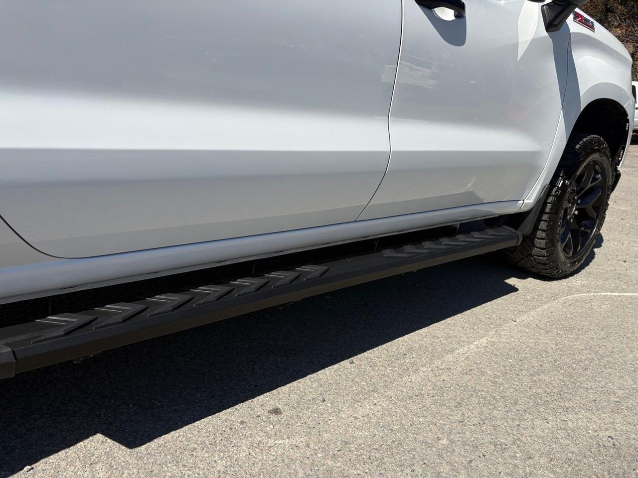 2019 Chevrolet Silverado 1500 LT Trail Boss, RUNNING BOARDS, SPORT MODE, TOW PACKAGE, AUTO START/STOP, FORWARD COLLISION ALERT, POWER TAILGATE, REMOTE START, PUSH BUTTON START, APPLE CARPLAY/ANDROID AUTO/AMAZON ALEXA, LOW MILES, CLEAN CARFAX, THIS TRUCK IS CLEAN & READY TO RIDE! Virginia Beach VA