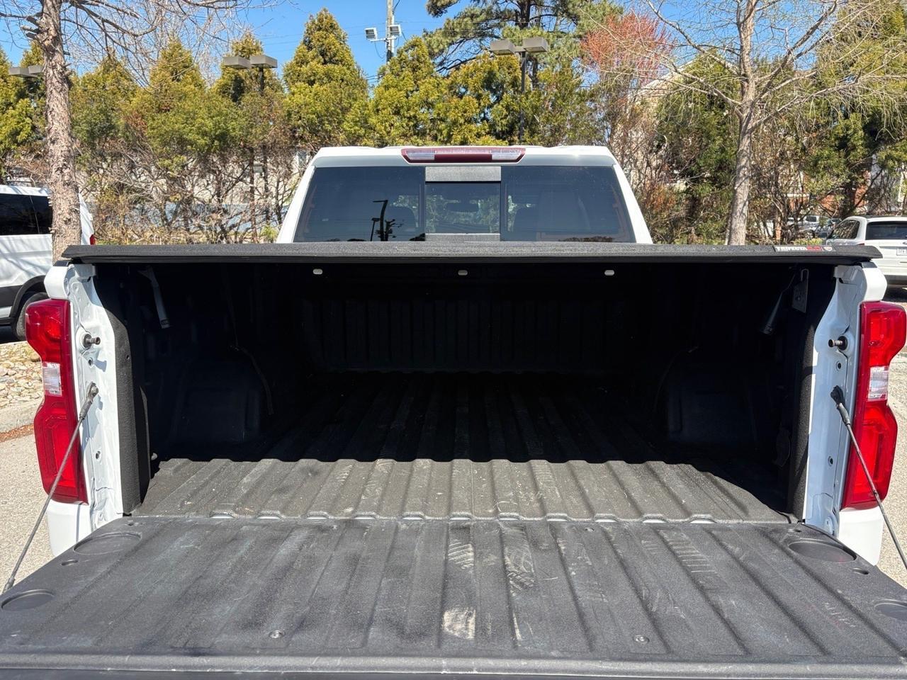 2019 Chevrolet Silverado 1500 LT Trail Boss, RUNNING BOARDS, SPORT MODE, TOW PACKAGE, AUTO START/STOP, FORWARD COLLISION ALERT, POWER TAILGATE, REMOTE START, PUSH BUTTON START, APPLE CARPLAY/ANDROID AUTO/AMAZON ALEXA, LOW MILES, CLEAN CARFAX, THIS TRUCK IS CLEAN & READY TO RIDE! Virginia Beach VA