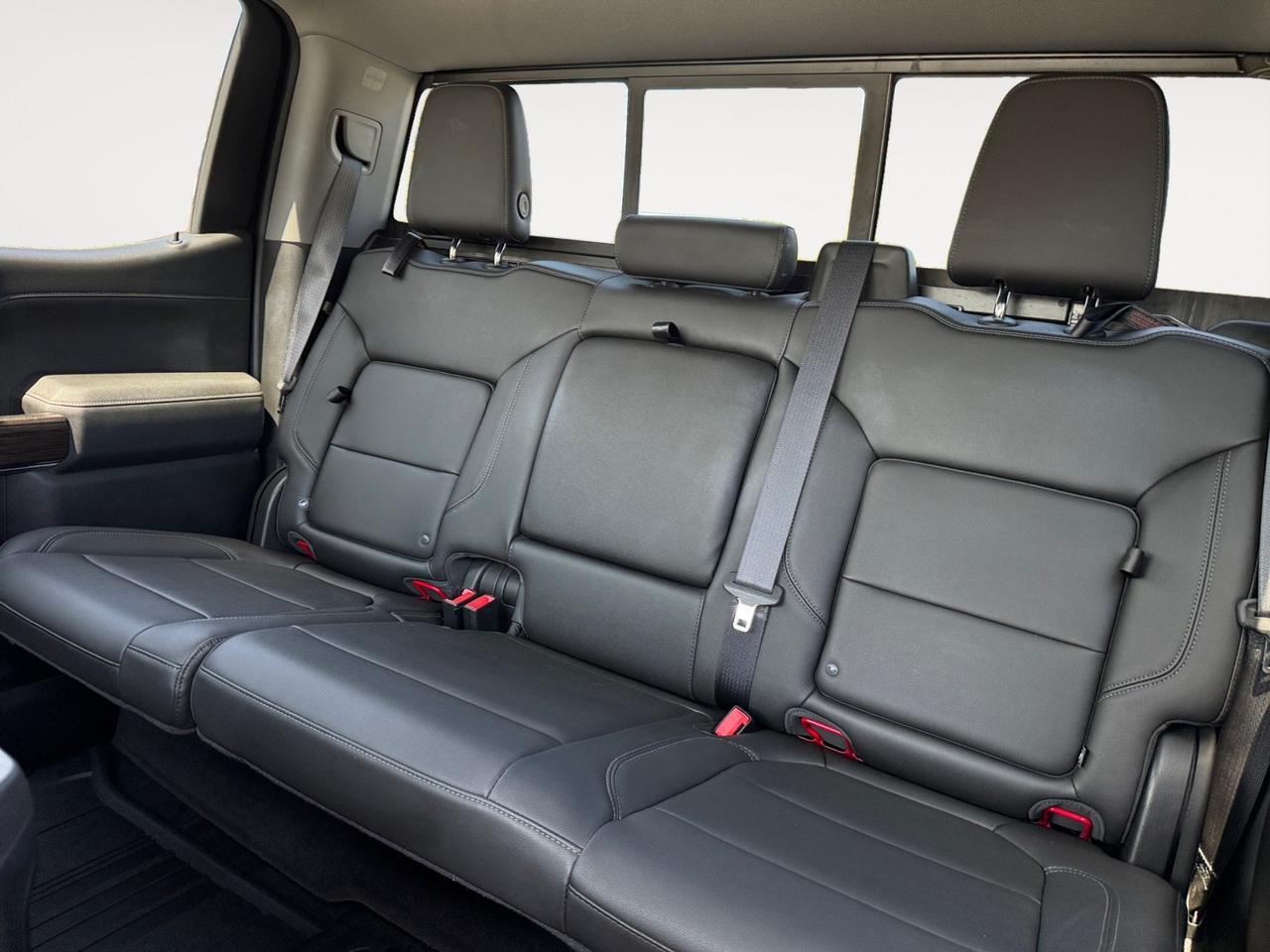2019 Chevrolet Silverado 1500 RST, 4X4, SUNROOF, BOSE SOUND SYSTEM, HEATED SEATS, REMOTE START, APPLE CAR PLAY, HEATED STEERING WHEEL, THIS TRUCK IS READY , IT&apos;S MORE THAN A TRUCK- IT&apos;S YOUR NEXT WORKHORSE!!! Norfolk VA