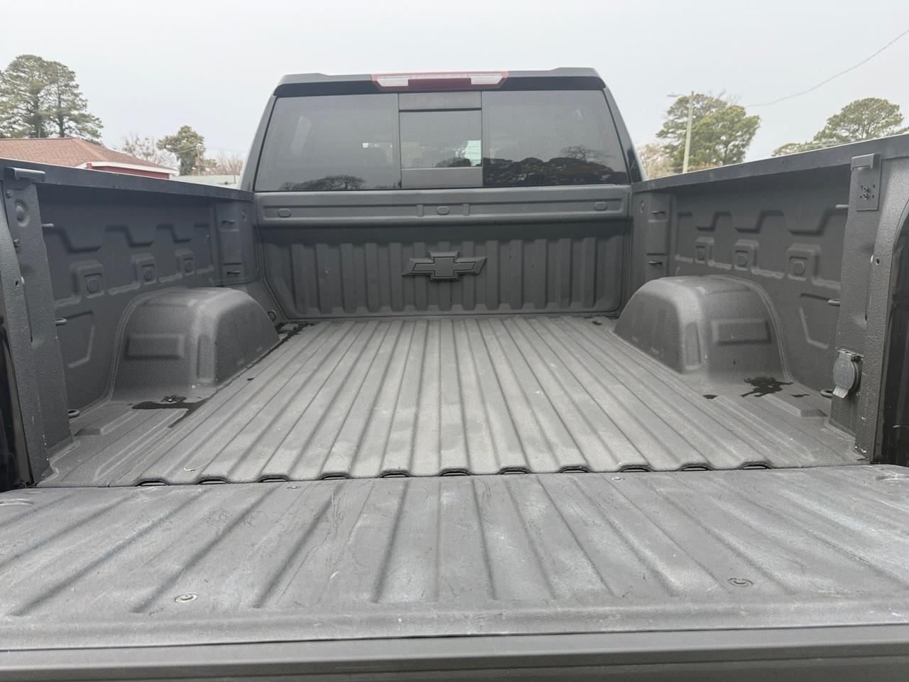 2019 Chevrolet Silverado 1500 RST BLACK WIDOW CREW CAB 4X4, HEATED SEATS, APPLE CARPLAY/ANDROID AUTO, POWER MIRRORS, BACKUP CAMERA, REAR BUMPER STEP, WIFI, KEYLESS START, TOW HOOKS, TOW PACKAGE, BED LINER, RUNNING BOARDS, THIS BLACK WIDOW TRUCK IS SOMETHING DIFFERENT! Norfolk VA