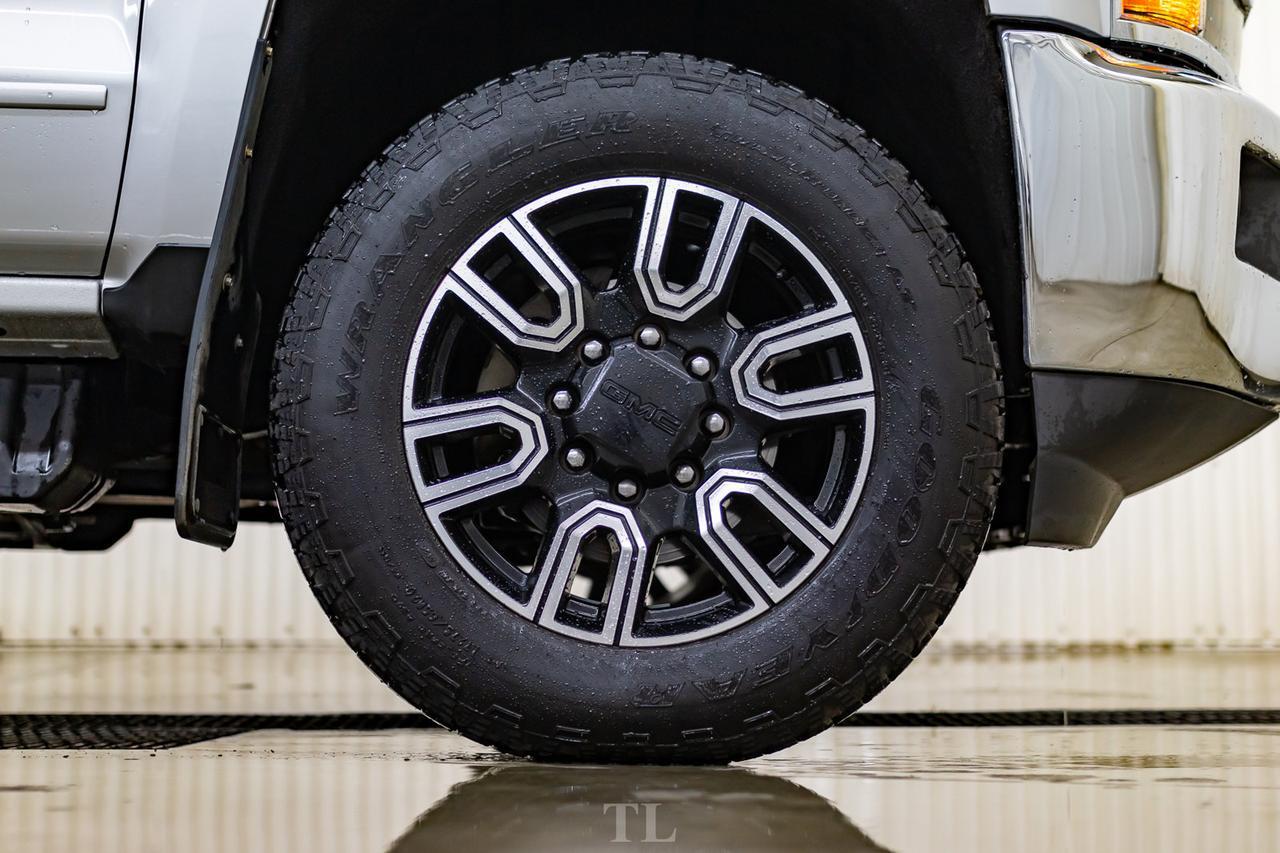 2019 Chevrolet Silverado 2500HD 4x4 Crew Cab LT Diesel Leather BCam Red Deer AB