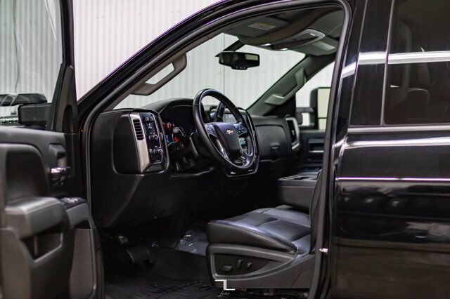 2019 Chevrolet Silverado 2500HD 4x4 Crew Cab LT Z71 Diesel Leather Nav BCam Red Deer AB