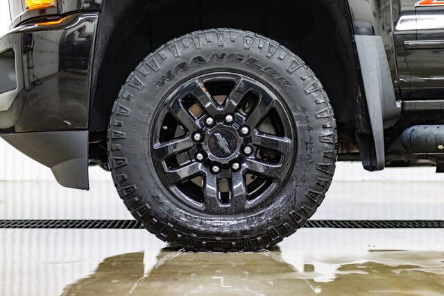 2019 Chevrolet Silverado 2500HD 4x4 Crew Cab LT Z71 Diesel Leather Nav BCam Red Deer AB