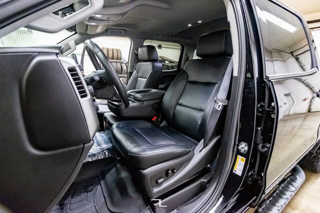 2019 Chevrolet Silverado 2500HD 4x4 Crew Cab LT Z71 Diesel Leather Nav BCam Red Deer AB