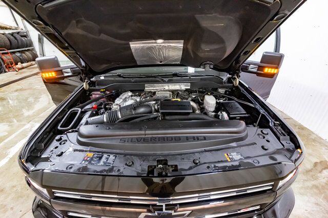 2019 Chevrolet Silverado 2500HD 4x4 Crew Cab LT Z71 Diesel Leather Nav BCam Red Deer AB