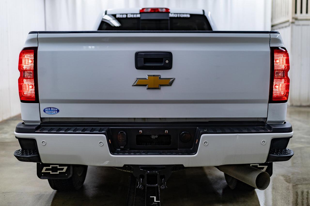 2019 Chevrolet Silverado 2500HD 4x4 Crew Cab LTZ Z71 Diesel Leather Roof Nav Red Deer AB