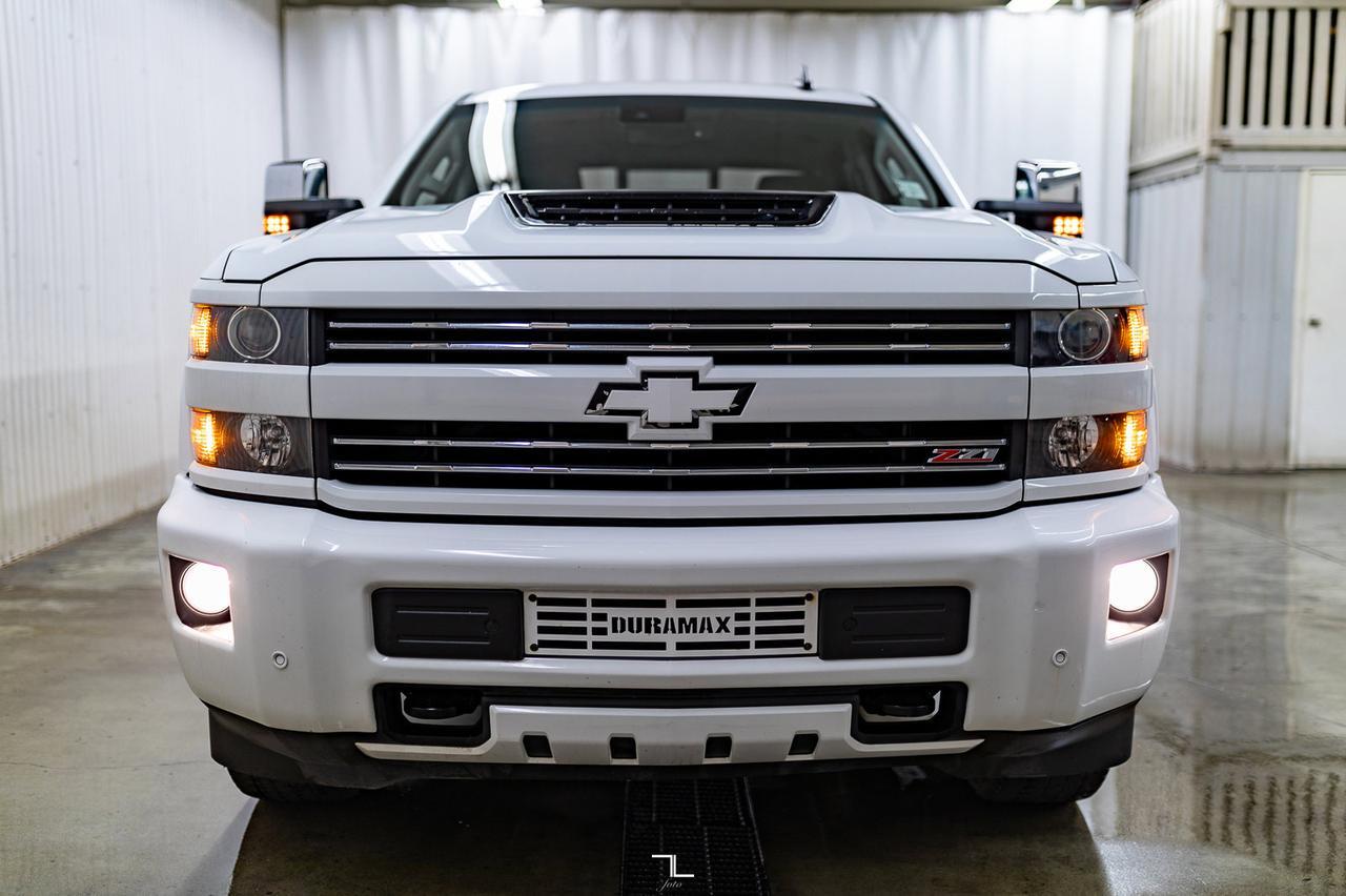 2019 Chevrolet Silverado 2500HD 4x4 Crew Cab LTZ Z71 Diesel Leather Roof Nav Red Deer AB