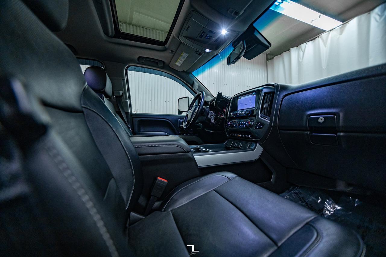 2019 Chevrolet Silverado 2500HD 4x4 Crew Cab LTZ Z71 Diesel Leather Roof Nav Red Deer AB