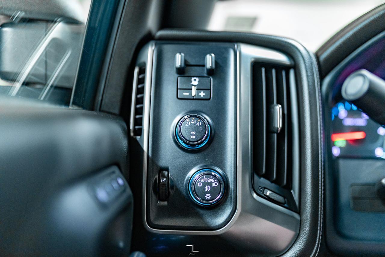 2019 Chevrolet Silverado 2500HD 4x4 Crew Cab LTZ Z71 Diesel Leather Roof Nav Red Deer AB