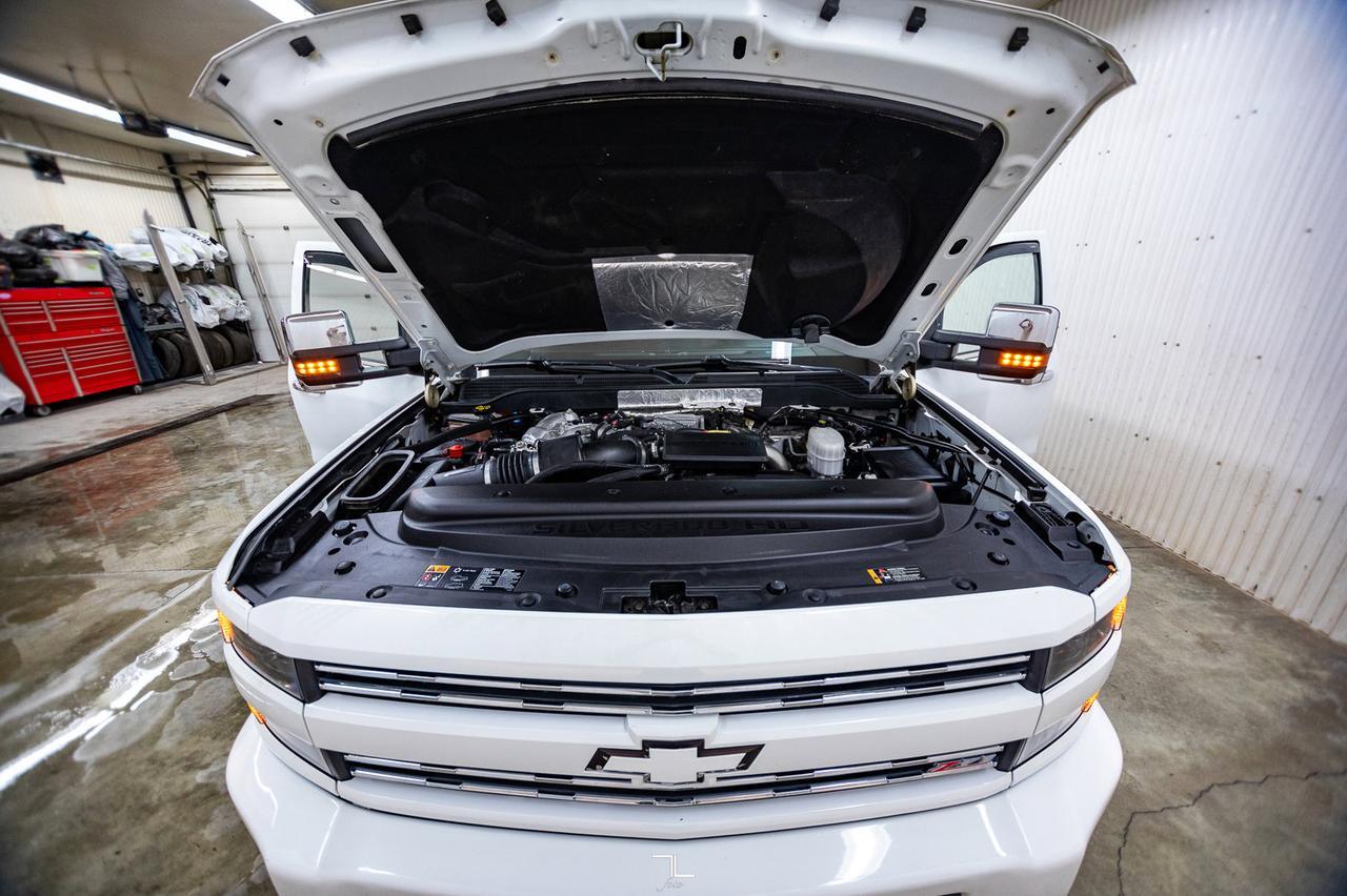 2019 Chevrolet Silverado 2500HD 4x4 Crew Cab LTZ Z71 Diesel Leather Roof Nav Red Deer AB