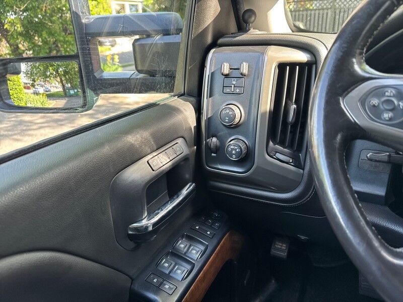 2019 Chevrolet Silverado 2500HD High Country Crew Cab 4WD w/ Duramax Plus Package Arlington VA