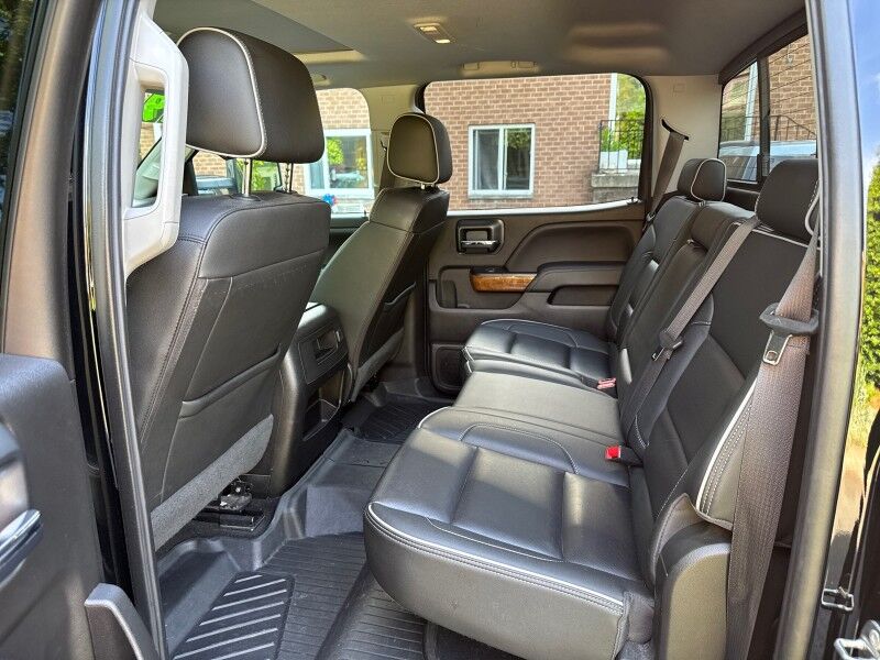 2019 Chevrolet Silverado 2500HD High Country Crew Cab 4WD w/ Duramax Plus Package Arlington VA