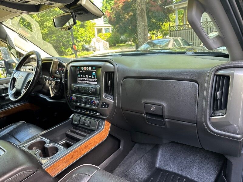 2019 Chevrolet Silverado 2500HD High Country Crew Cab 4WD w/ Duramax Plus Package Arlington VA