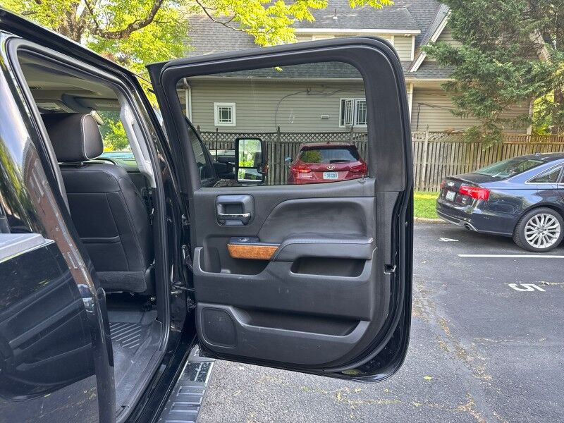 2019 Chevrolet Silverado 2500HD High Country Crew Cab 4WD w/ Duramax Plus Package Arlington VA