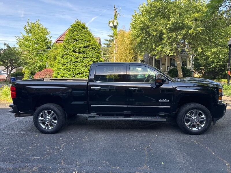 2019 Chevrolet Silverado 2500HD High Country Crew Cab 4WD w/ Duramax Plus Package Arlington VA