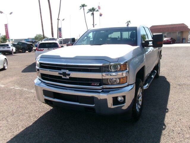 2019 Chevrolet Silverado 2500HD LT photo 3