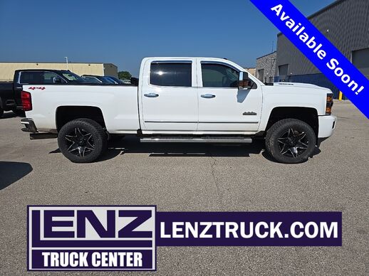 2019_Chevrolet_Silverado 3500HD_4x4 Crew Cab High Country_ Fond du Lac WI