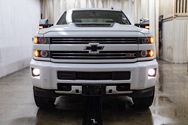 2019 Chevrolet Silverado 3500HD 4x4 Crew Cab LT Z71 Diesel Leather BCam 6&quot; Lift Red Deer AB