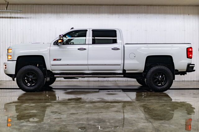 2019 Chevrolet Silverado 3500HD 4x4 Crew Cab LT Z71 Diesel Leather BCam 6&quot; Lift Red Deer AB
