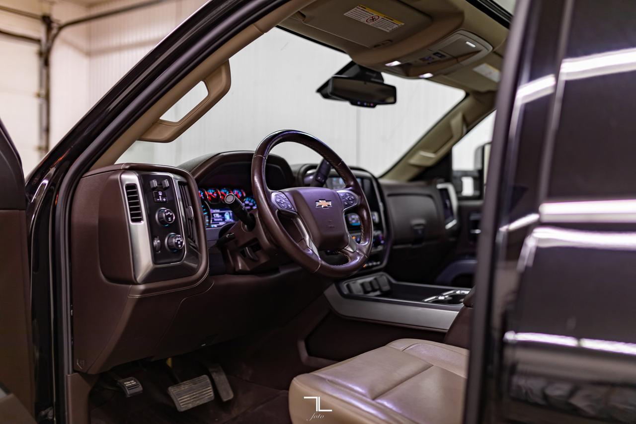 2019 Chevrolet Silverado 3500HD 4x4 Crew Cab LTZ Z71 Diesel Leather Roof Nav Red Deer AB