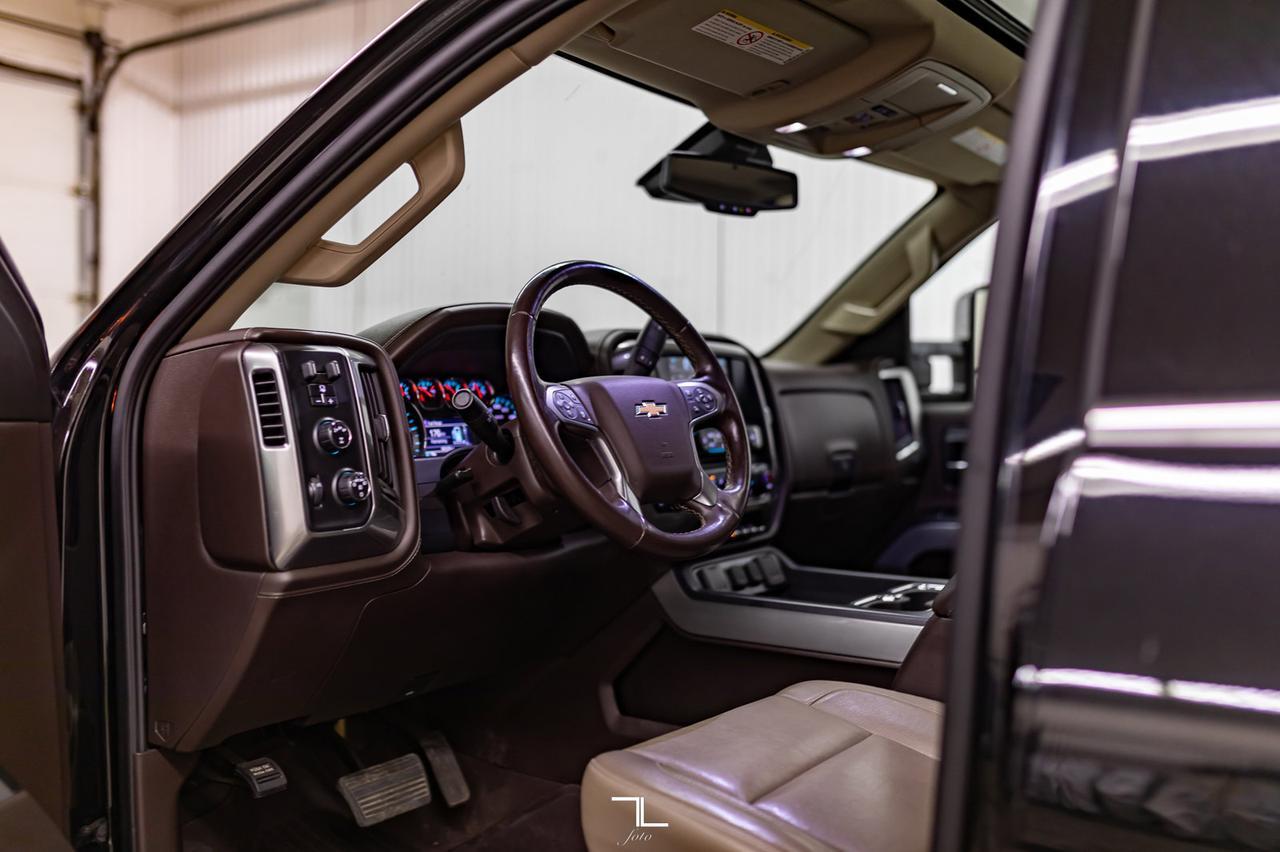 2019 Chevrolet Silverado 3500HD 4x4 Crew Cab LTZ Z71 Diesel Leather Roof Nav Red Deer AB