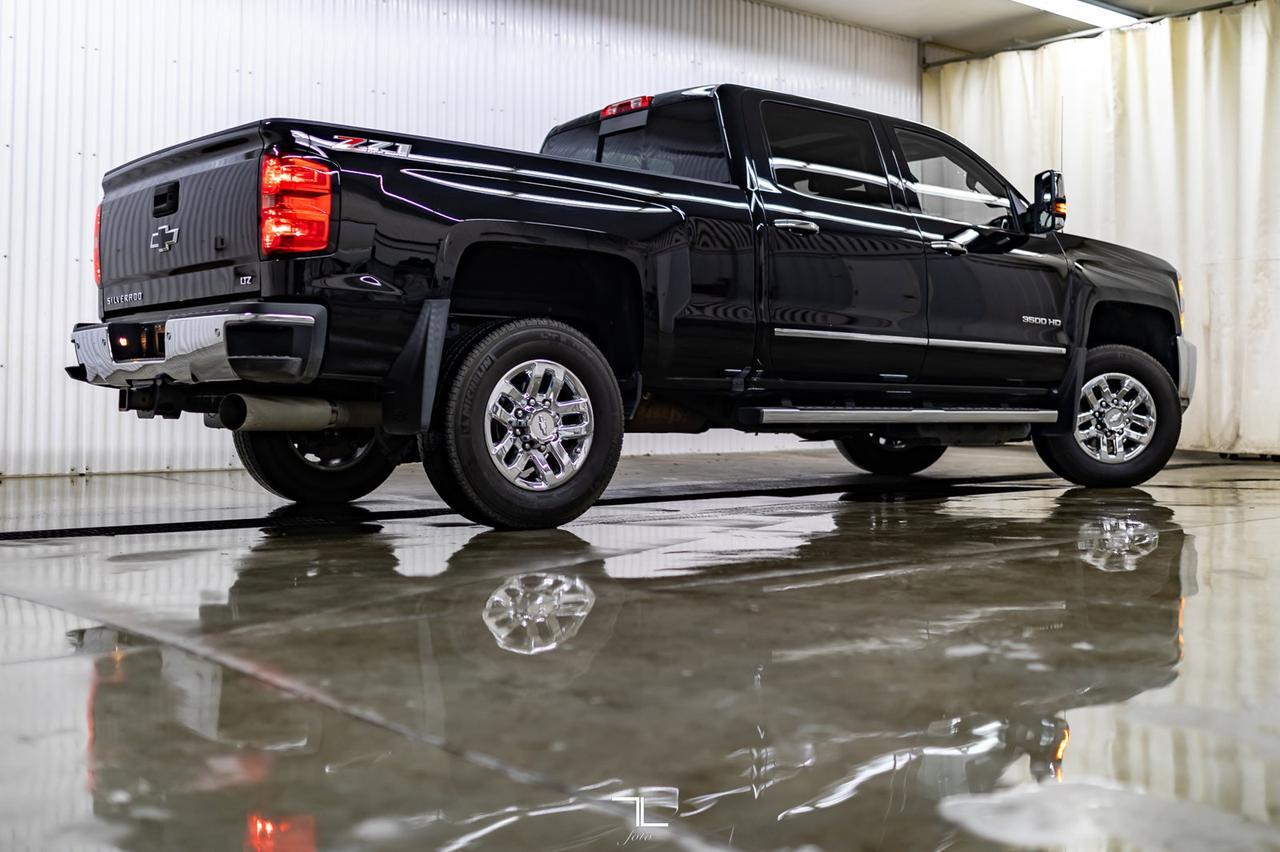 2019 Chevrolet Silverado 3500HD 4x4 Crew Cab LTZ Z71 Diesel Leather Roof Nav Red Deer AB