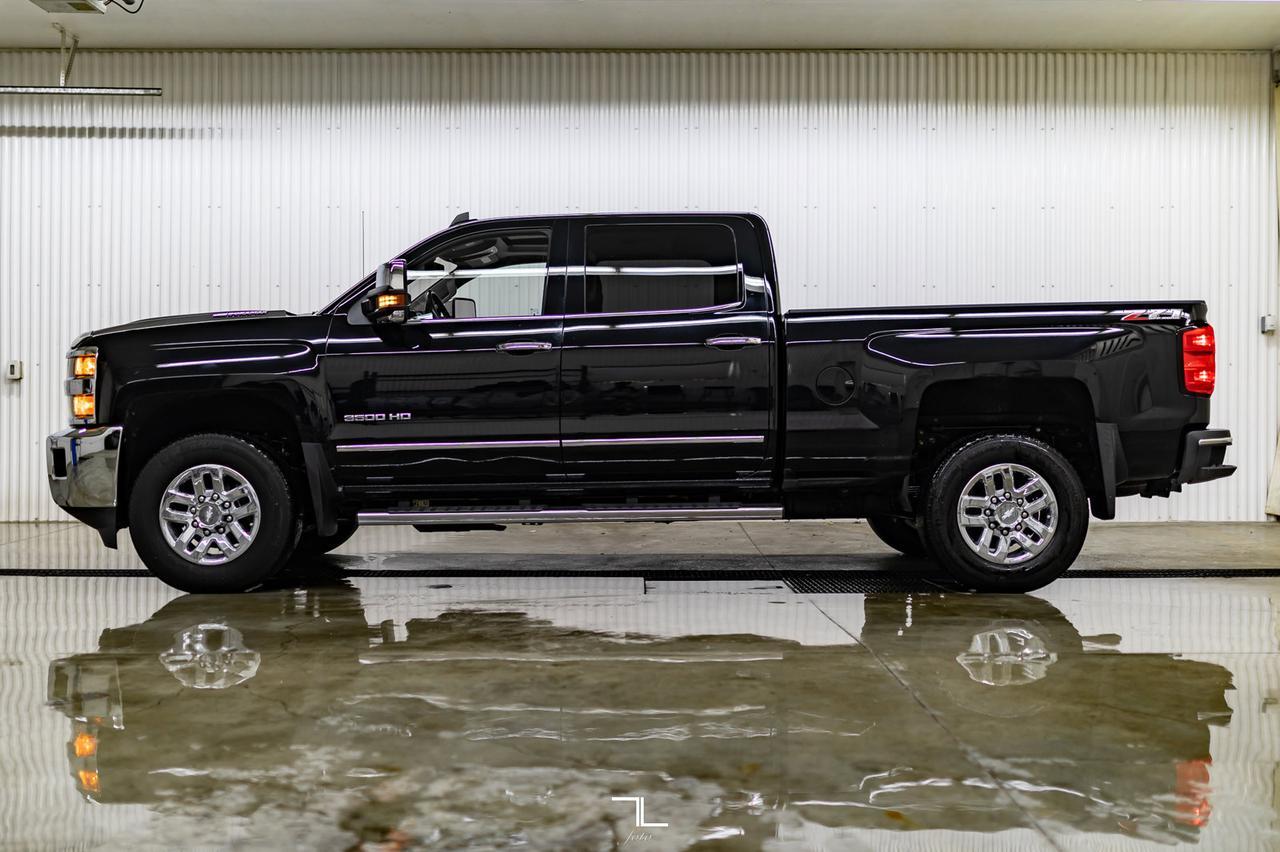2019 Chevrolet Silverado 3500HD 4x4 Crew Cab LTZ Z71 Diesel Leather Roof Nav Red Deer AB
