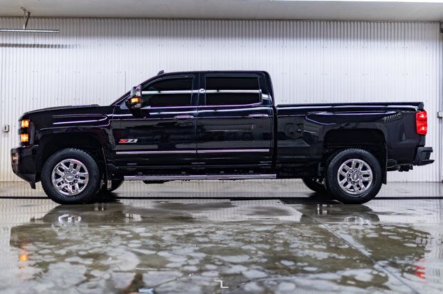 2019 Chevrolet Silverado 3500HD 4x4 Crew Cab LTZ Z71 Diesel Leather Roof Nav Red Deer AB