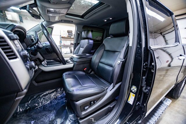 2019 Chevrolet Silverado 3500HD 4x4 Crew Cab LTZ Z71 Diesel Leather Roof Nav Red Deer AB