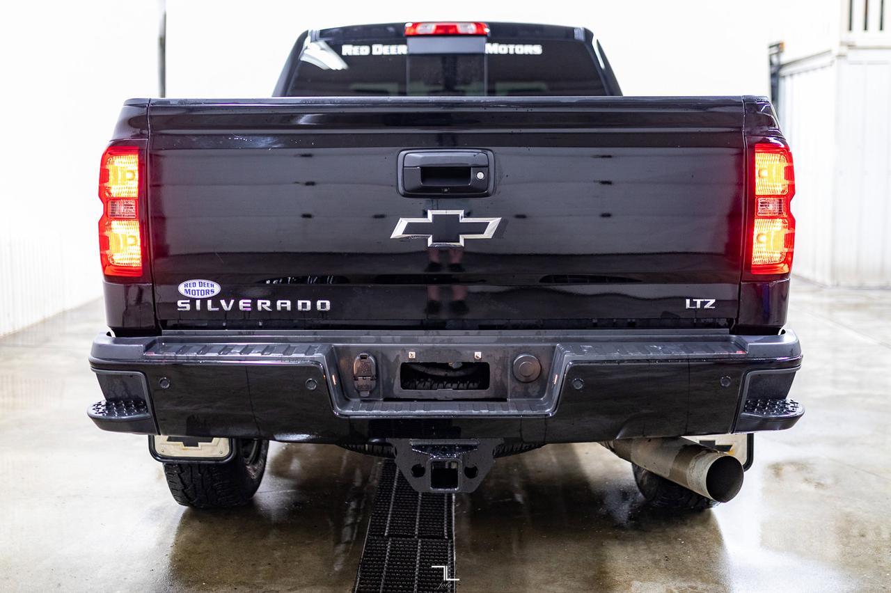 2019 Chevrolet Silverado 3500HD 4x4 Crew Cab LTZ Z71 Diesel Leather Roof Nav Red Deer AB